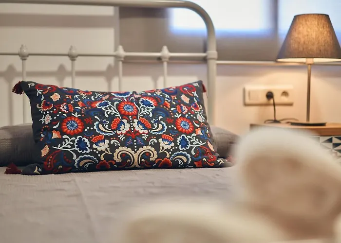 La Casa Del Barrio - *